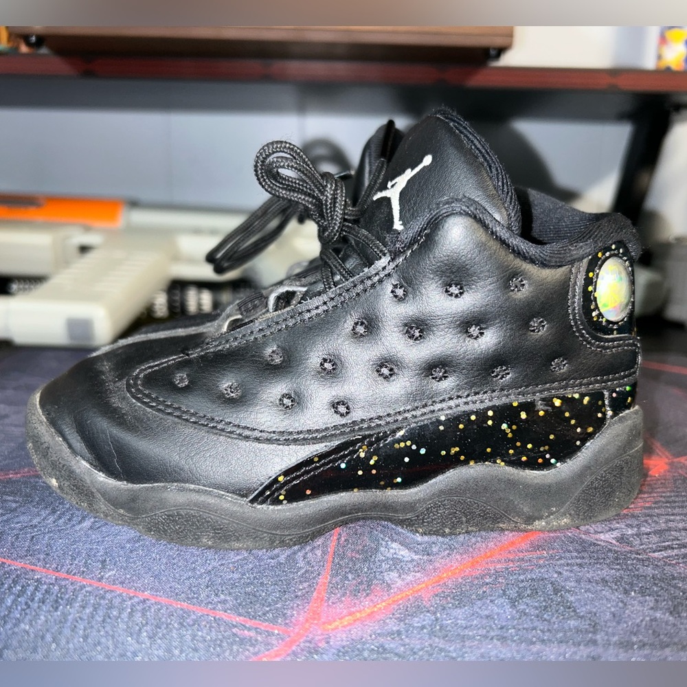 Jordan 13 “Gold Glitter”